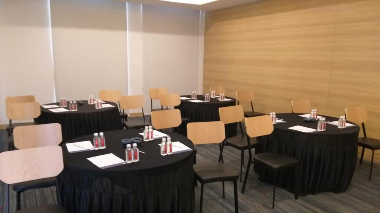 Holiday Inn Express Nashik Indira Nagar By Ihg Exterior photo